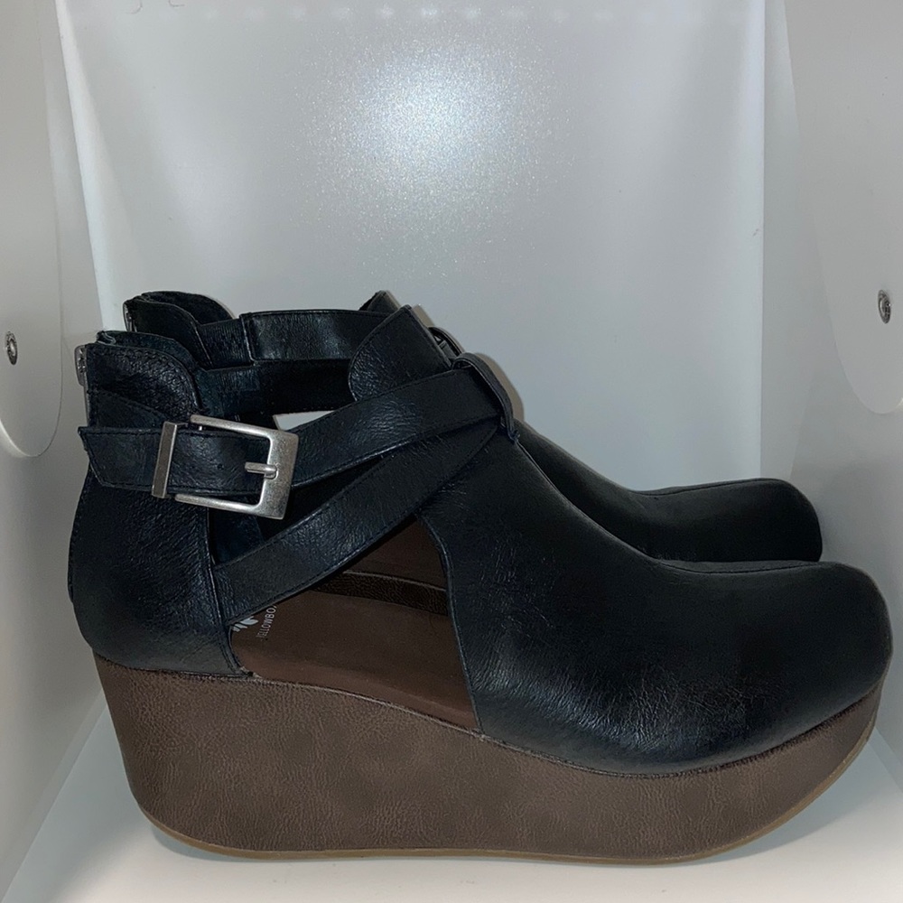YellowBox Wedge Platform Leather Clog Black 9.5